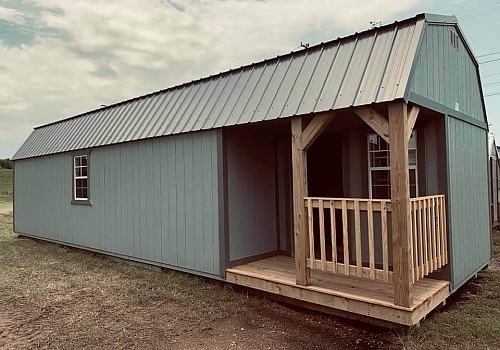  Outside view of tiny house with patio in Jacksonville, TX