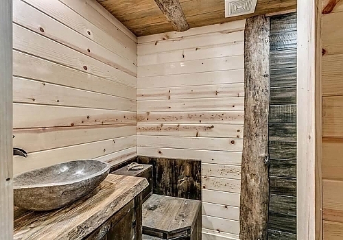 Bathroon inside of tiny house.