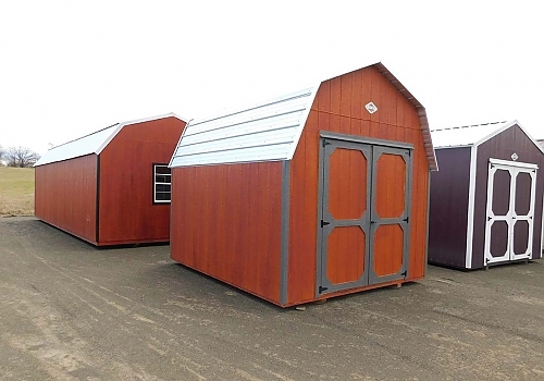 Side view of red cedar barn in Frisco, TX